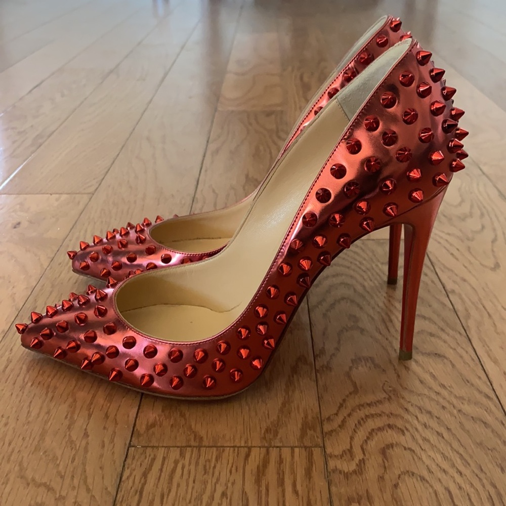 *SOLD* 💥HP💥 CHRISTIAN LOUBOUTIN METALLIC HEEL - Picture 1 of 13